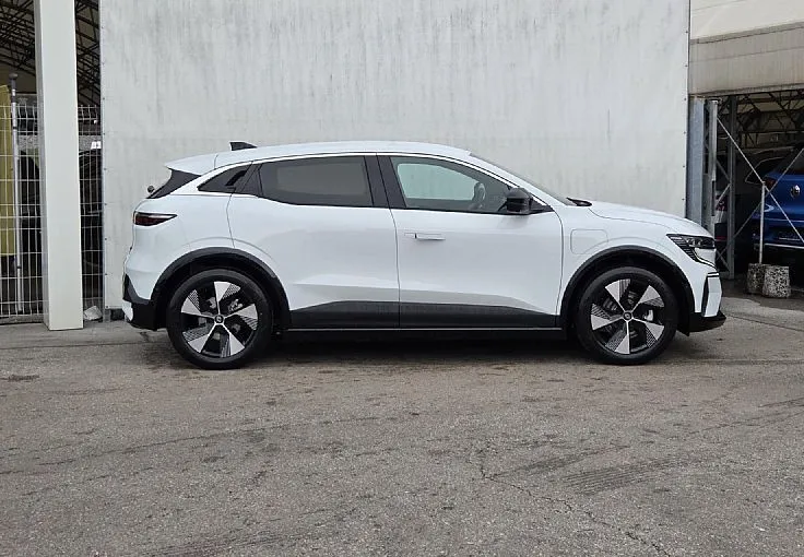 Zunanja slika - Renault Megane E-tech - Techno EV67 220KM+paket Zima - 4