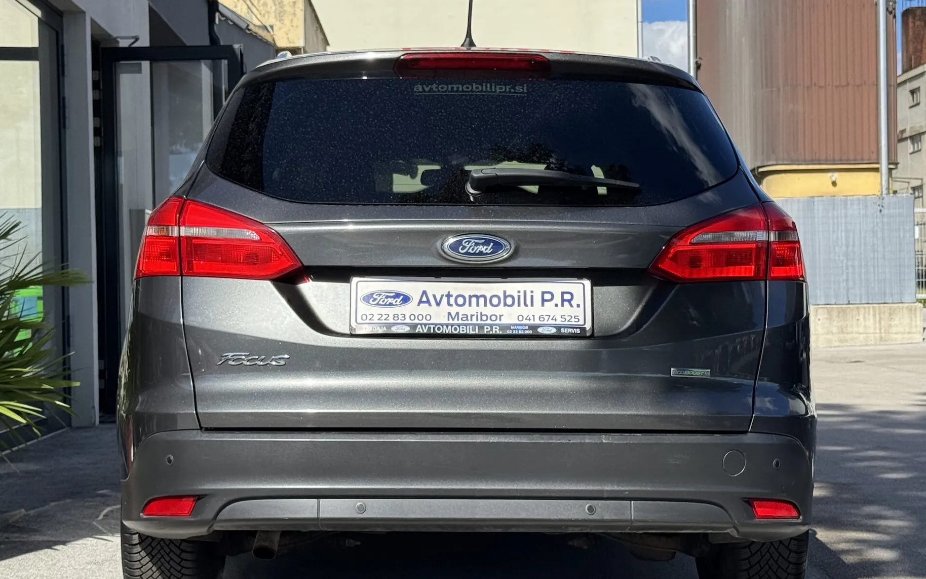 Zunanja slika - Ford Focus - Karavan 1.0 EcoBoost TREND 125KM NAVI ZIMSKI PAKET - 15