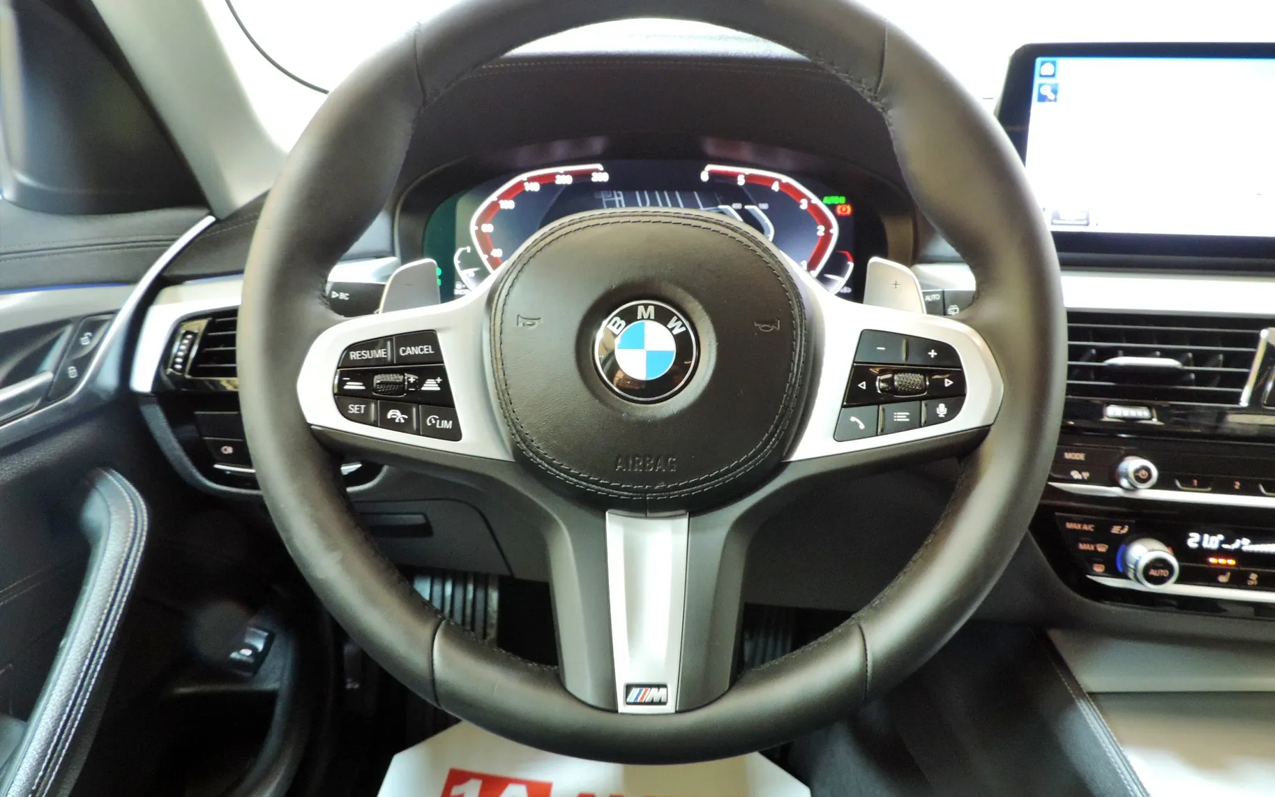 Zunanja slika - BMW Serija 5 - 520d xDrive Touring Avt. Luxury - 14