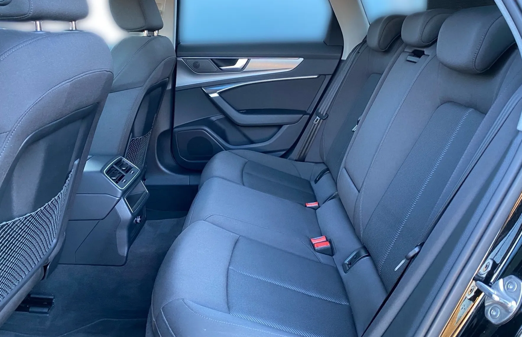 Zunanja slika - Audi A6 - Avant 40 TDI S tronic sport 150kW-Webasto-Vlečna kljuka - 11