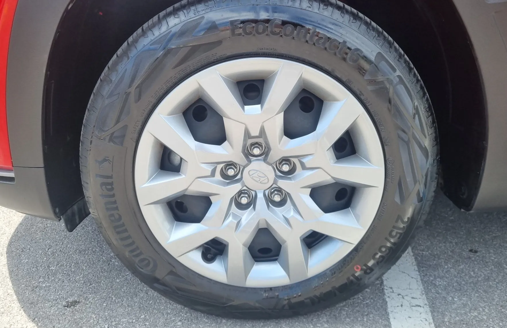 Zunanja slika - Hyundai Tucson - 1.6 TGDi SLOVENSKI + 1. LASTNIK + POTRJENA KNJIGA - 14