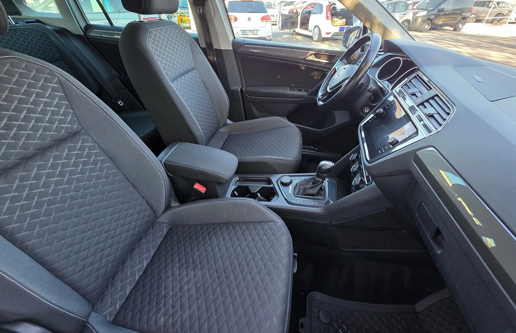 Zunanja slika - Volkswagen Tiguan - 2.0 TDI BMT DSG 4MOTION ALU-NAVI-GRETJE SŽ-1.LAST - 13