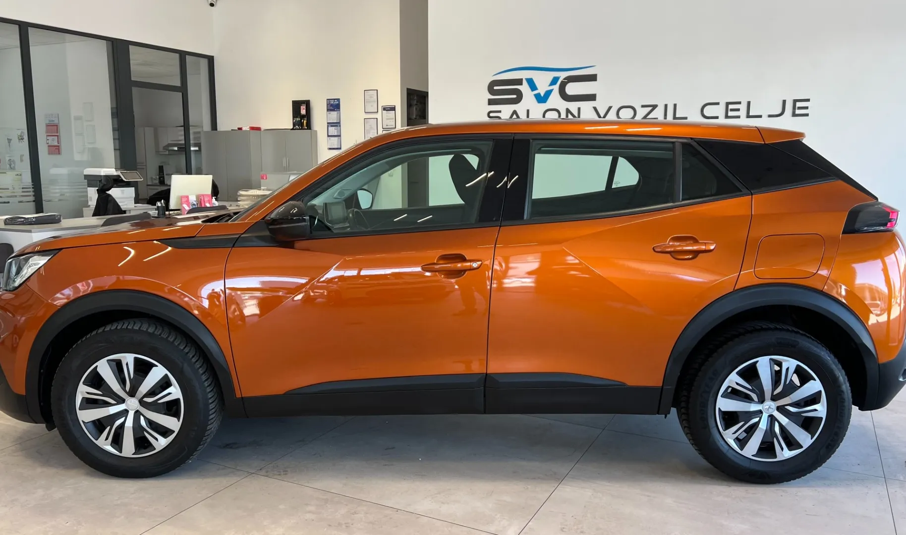 Zunanja slika - Peugeot 2008 - 1.2-1.LASTNIK-JAMSTVO-ODLIČEN-OBROK ŽE OD 128€ - 3