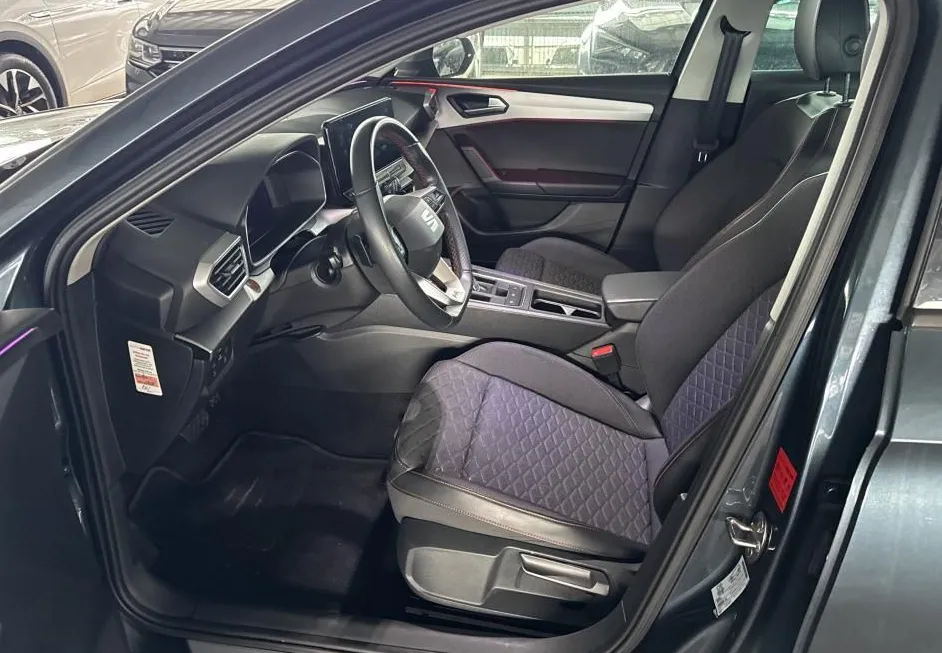 Zunanja slika - Seat Leon - ST 2.0 TDI FR DSG.NEMŠKI+4ALU.PANORAMA.GRE.SEDEŽEV - 16