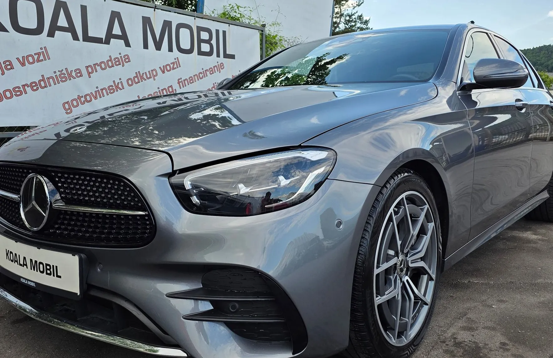 Zunanja slika - Mercedes-Benz E-Razred - E 300 AMG LINE LED-VIRTUAL-KAMERA-1.LASTNIK - 20