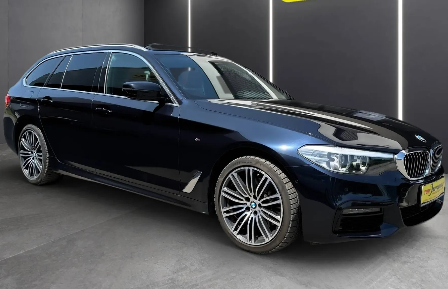 Zunanja slika - BMW Serija 5 - Touring: 530d M PAKET LED NAVI PDC KAMERA PANO RADAR TOP - 10