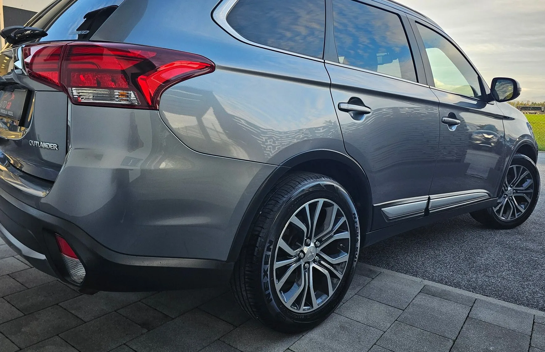 Zunanja slika - Mitsubishi Outlander - 4WD 2.2 DI-D Intense+Le 149.000km-7Sedežov-Odličen - 10