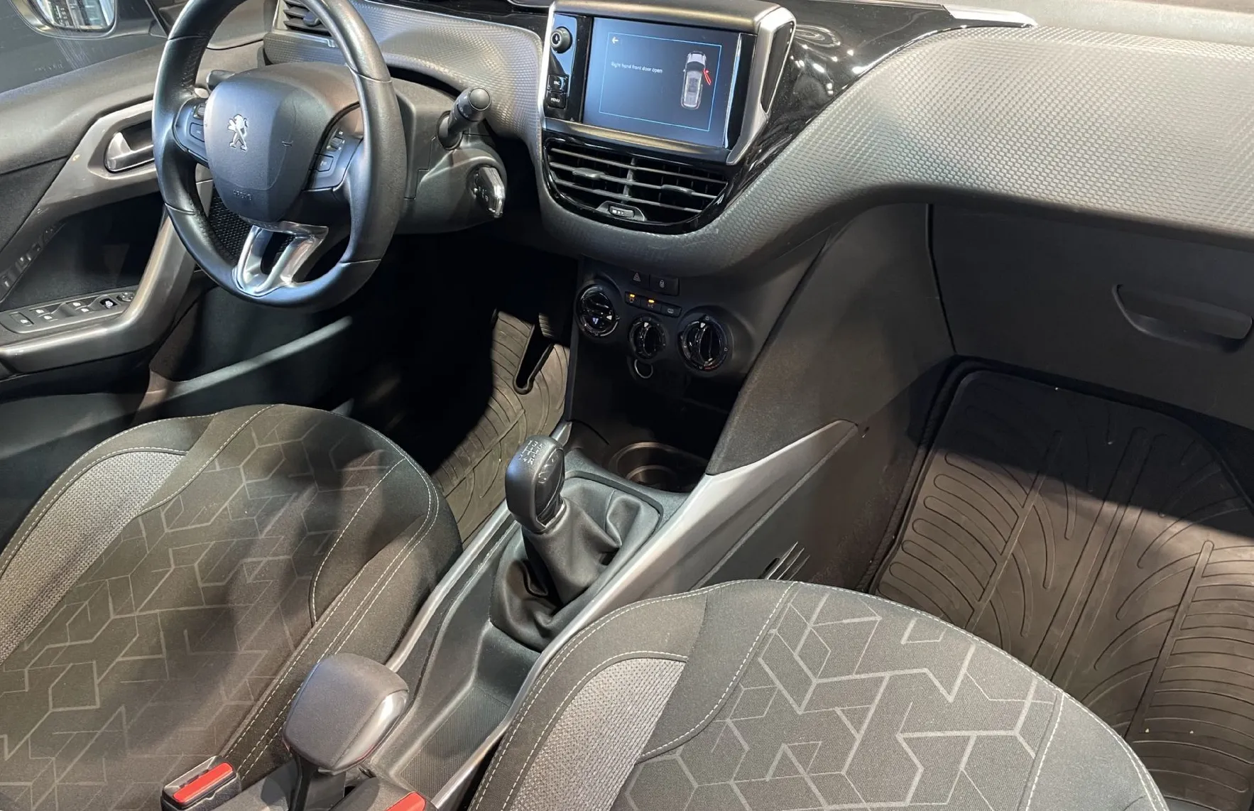 Zunanja slika - Peugeot 2008 - 1.6HDI-PARK SENZORJI-TEMPOMAT-MULTIFUNKCIJA-LED - 11