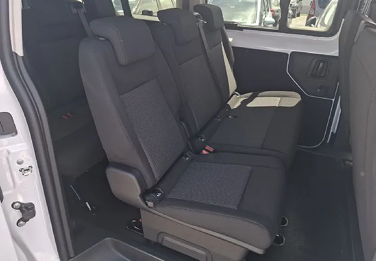 Zunanja slika - Opel Zafira - vivaro 2.2 diesel avtomatik - 9 SEDEŽEV - 8