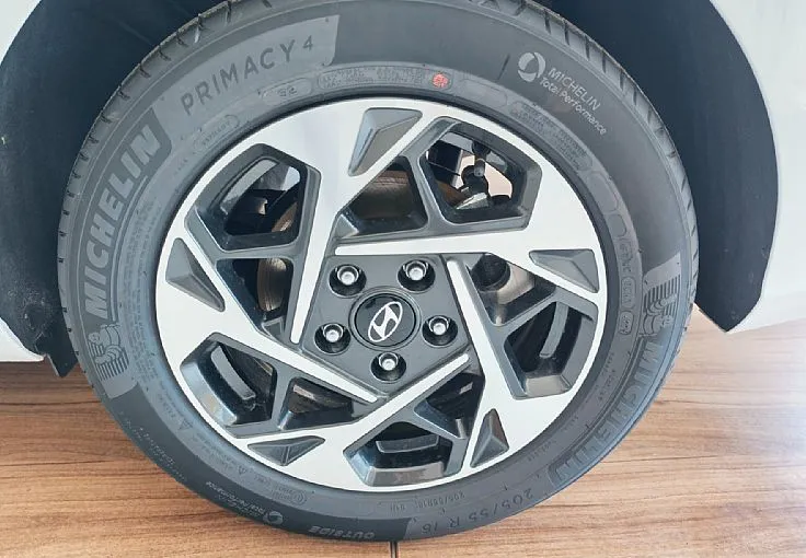 Zunanja slika - Hyundai i30 Wagon - 1.5 STYLE 4-VALJNI-TESTNO-LED-DAB-NAVI-VIDEO - 4