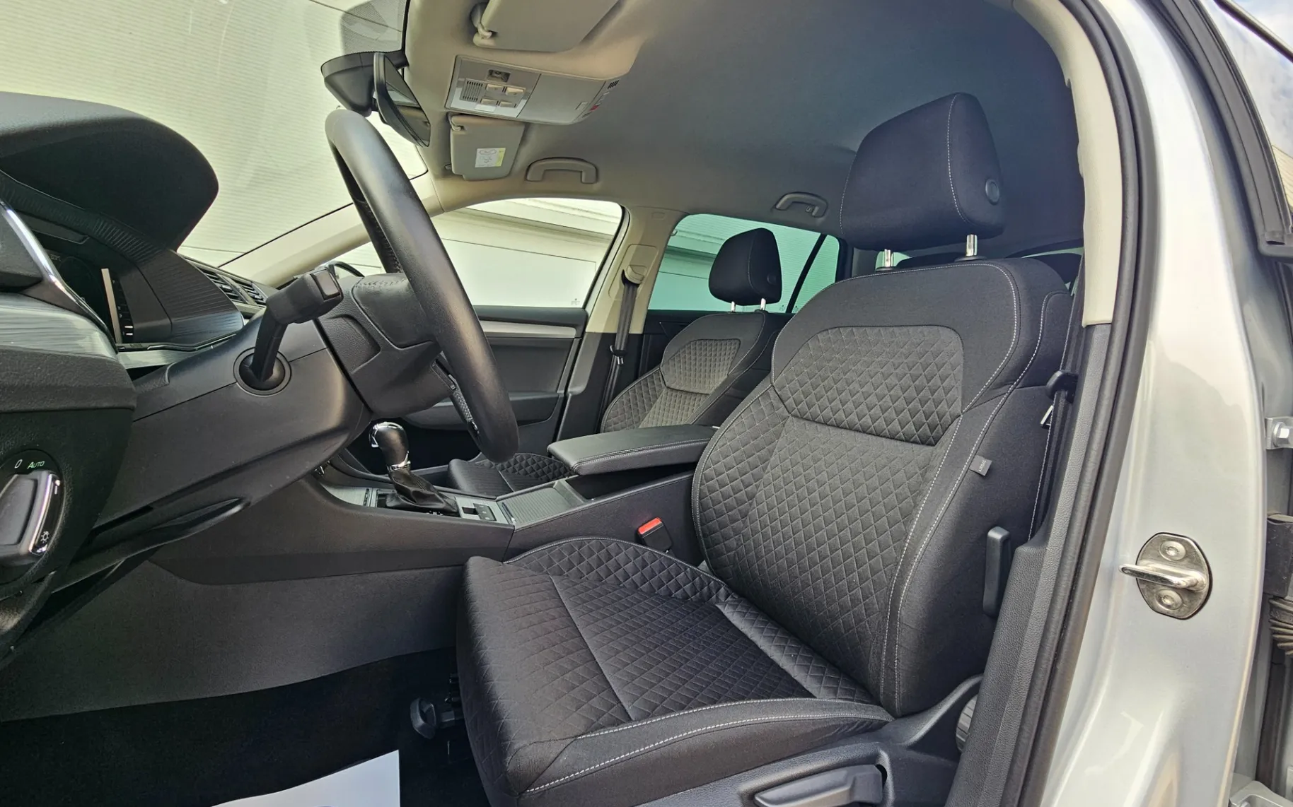 Zunanja slika - Škoda Superb - Combi 2,0 TDI   DSG - 6