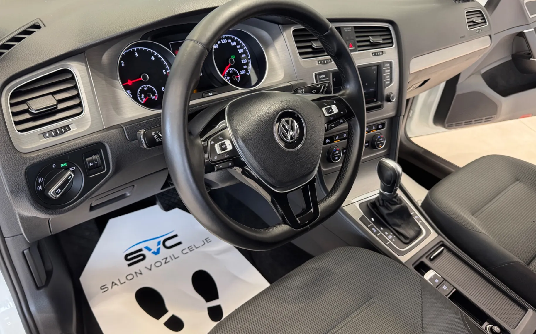 Zunanja slika - Volkswagen Golf - 1.6TDI-DSG-2X-PDC-DIGI-KLIMA-TEMPOMAT-GRET-SED-17C - 9