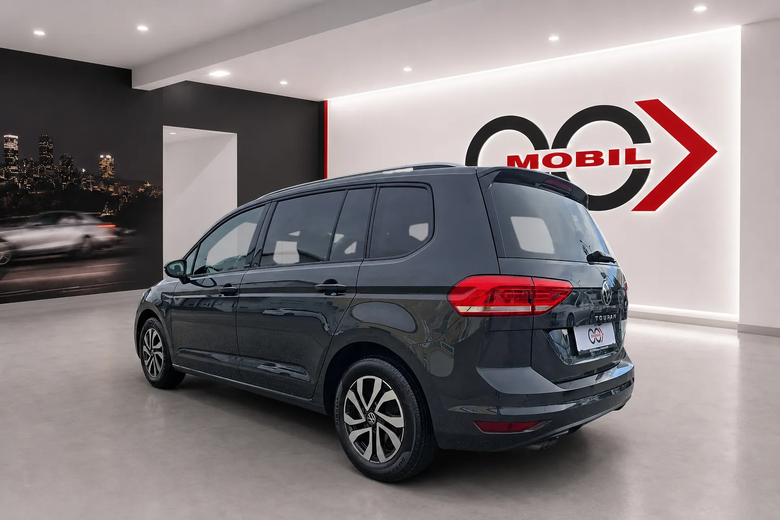 Notranja slika - Volkswagen Touran - 2.0 TDI Active DSG - LED.virtual.kamera.navi.asi.. - 7