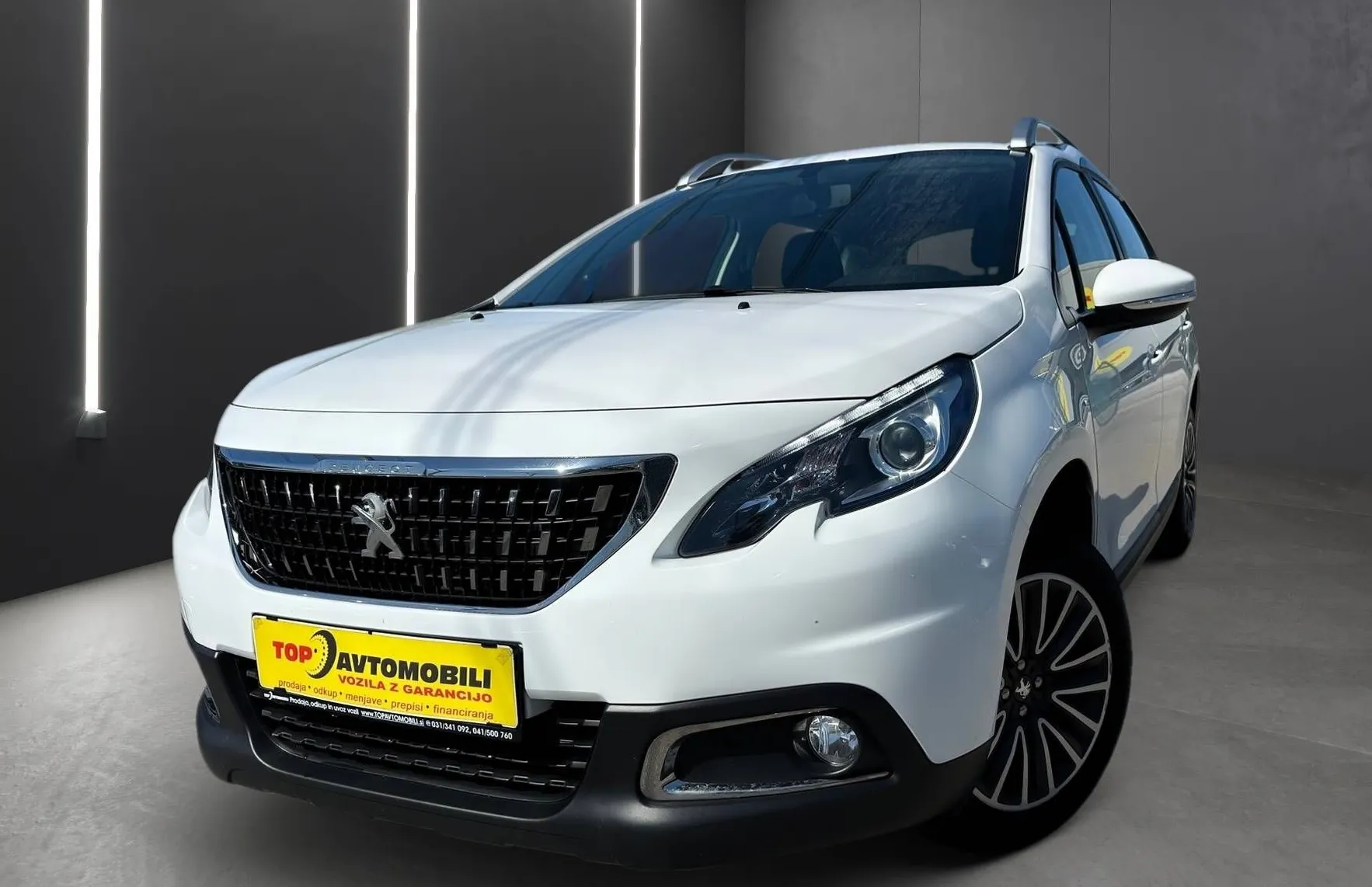 Zunanja slika - Peugeot 2008 - 1.2 SLOVENSKI 1.LASTNIK MOŽNOST BREZ POLOGA - 1