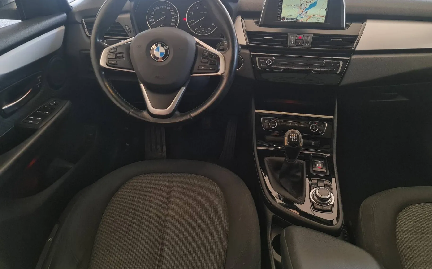 Notranja slika - BMW serija 2 Active Tourer: - 218d Active Tourer Sport Line Brez pologa do 7 let - 12