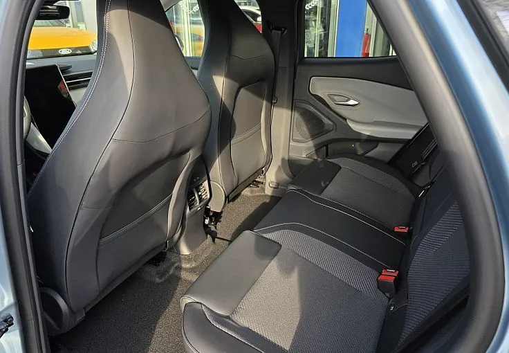 Zunanja slika - Ford Explorer - EV Style - elektromotor 52 kWh 125 kW at - 7
