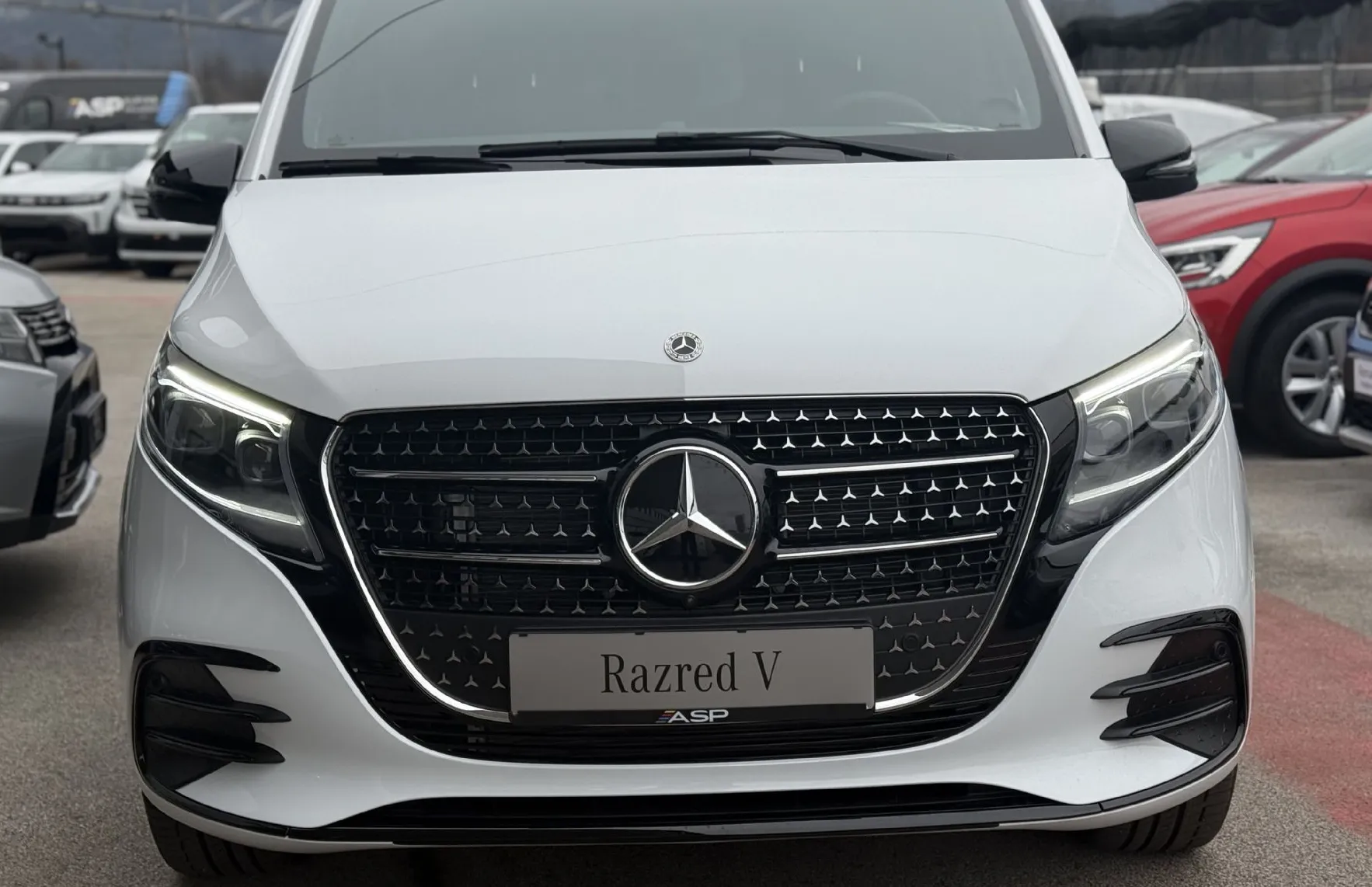 Zunanja slika - Mercedes-Benz V-Razred - V 300 d 4MATIC Avantgarde dolgi - 2