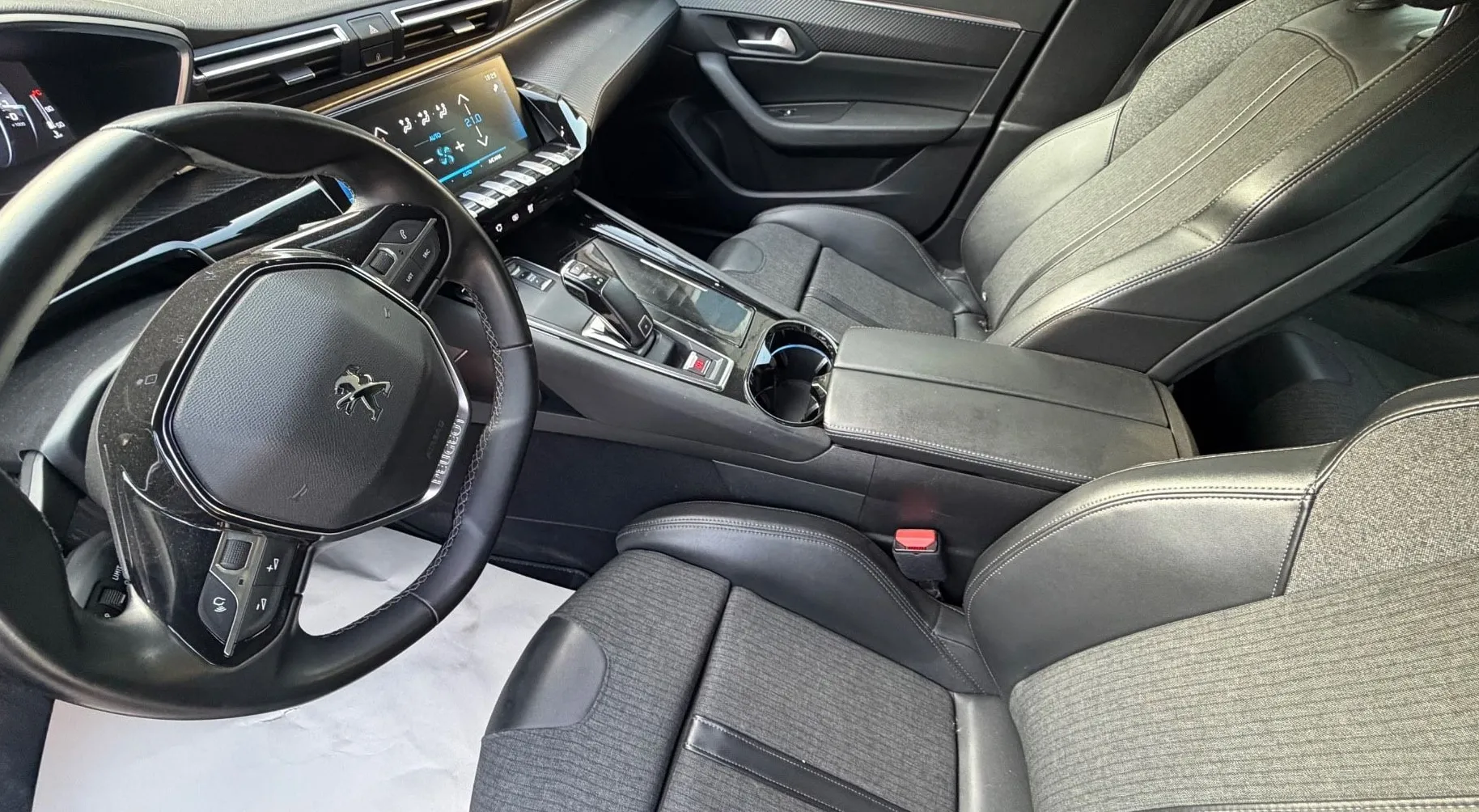 Notranja slika - Peugeot 508 - SW 1.5 BlueHDi 130  KAMERA- NAVI - LED- 1 LASTNIK - 9