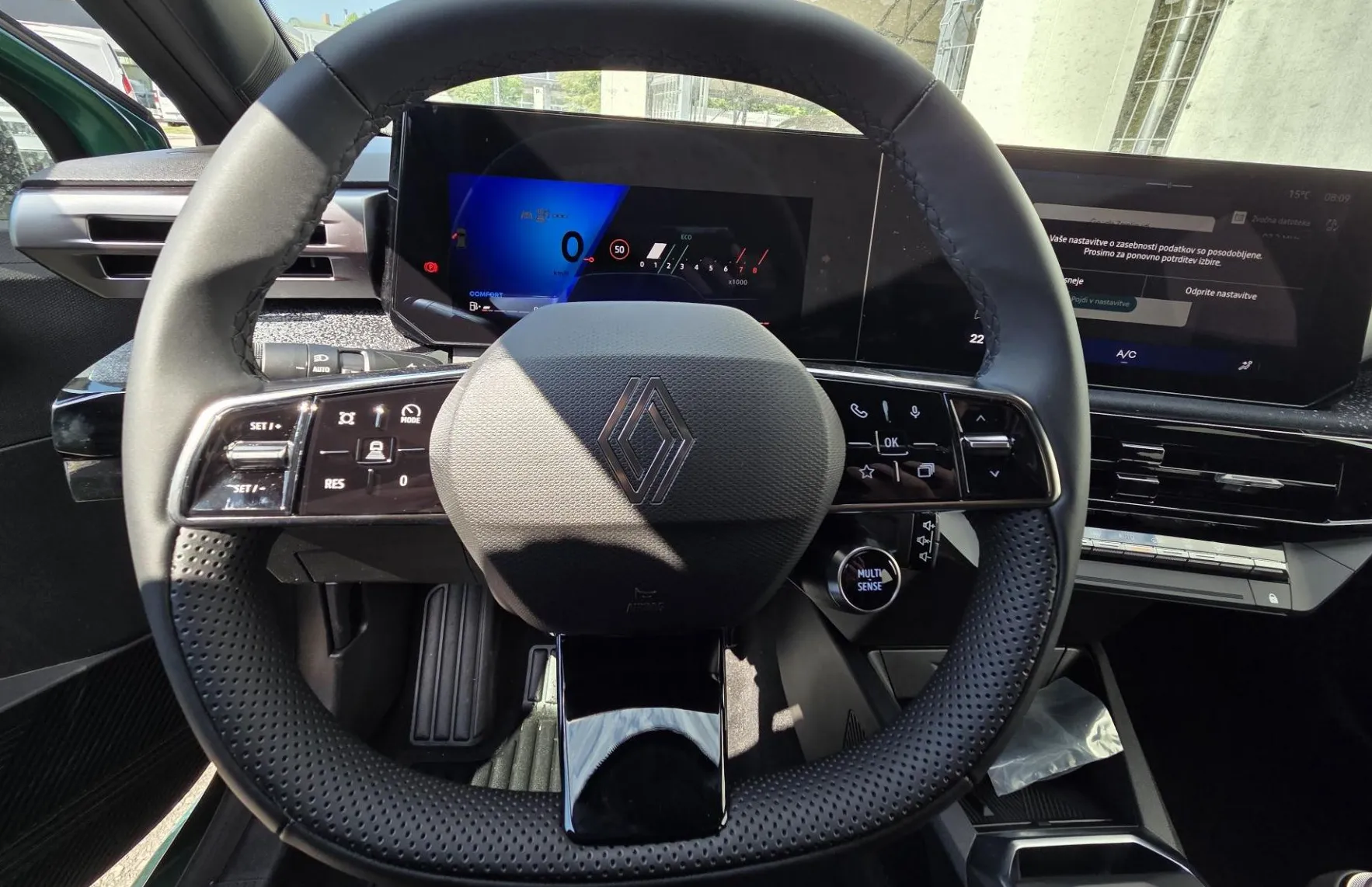 Zunanja slika - Renault Clio - 6 Techno TCE115+Varnost,Parkiranje - 10