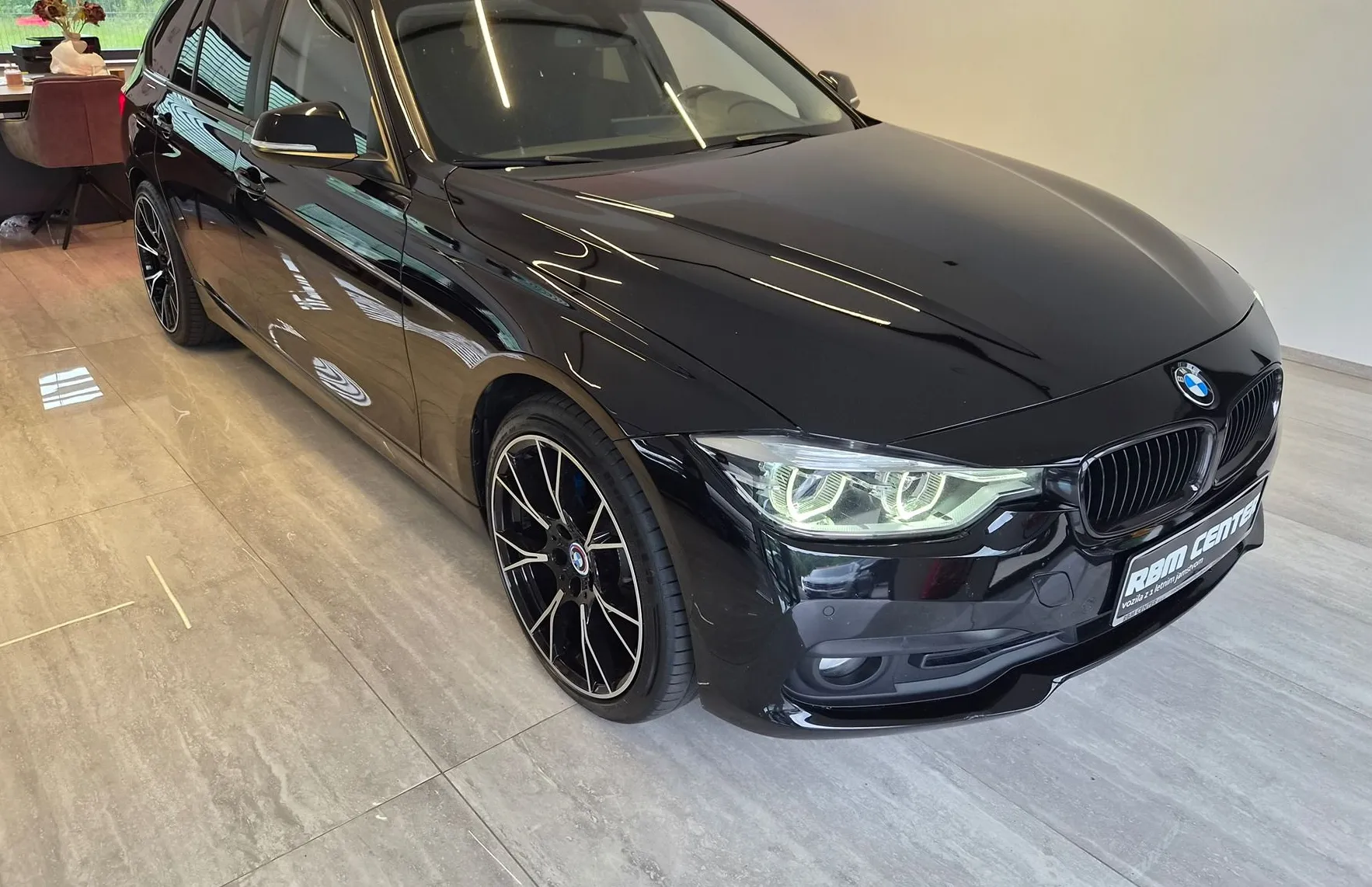 Zunanja slika - BMW Serija 3 - Touring: 318d Touring KEYLES|LED|VELIKA NAVI|PDC|GR.SEDE - 1