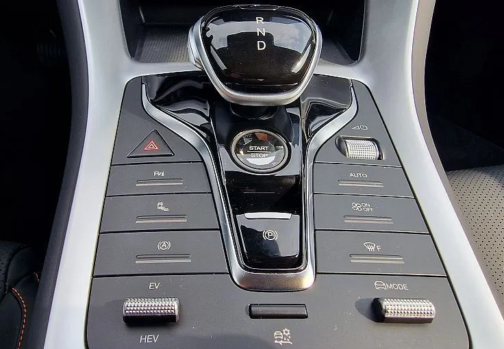 Zunanja slika - BYD Sealion 5 - DM-i COMFORT PHEV - skupni doseg 992 km - 11