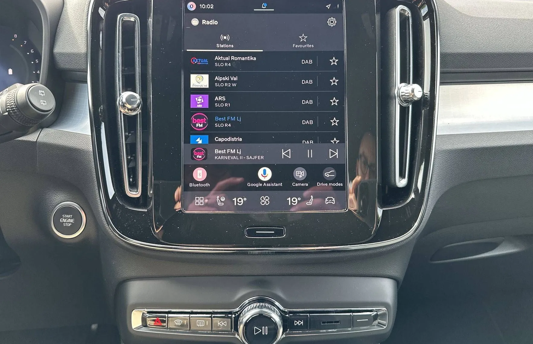 Zunanja slika - Volvo XC40 - B3P Plus Dark Avt - 15