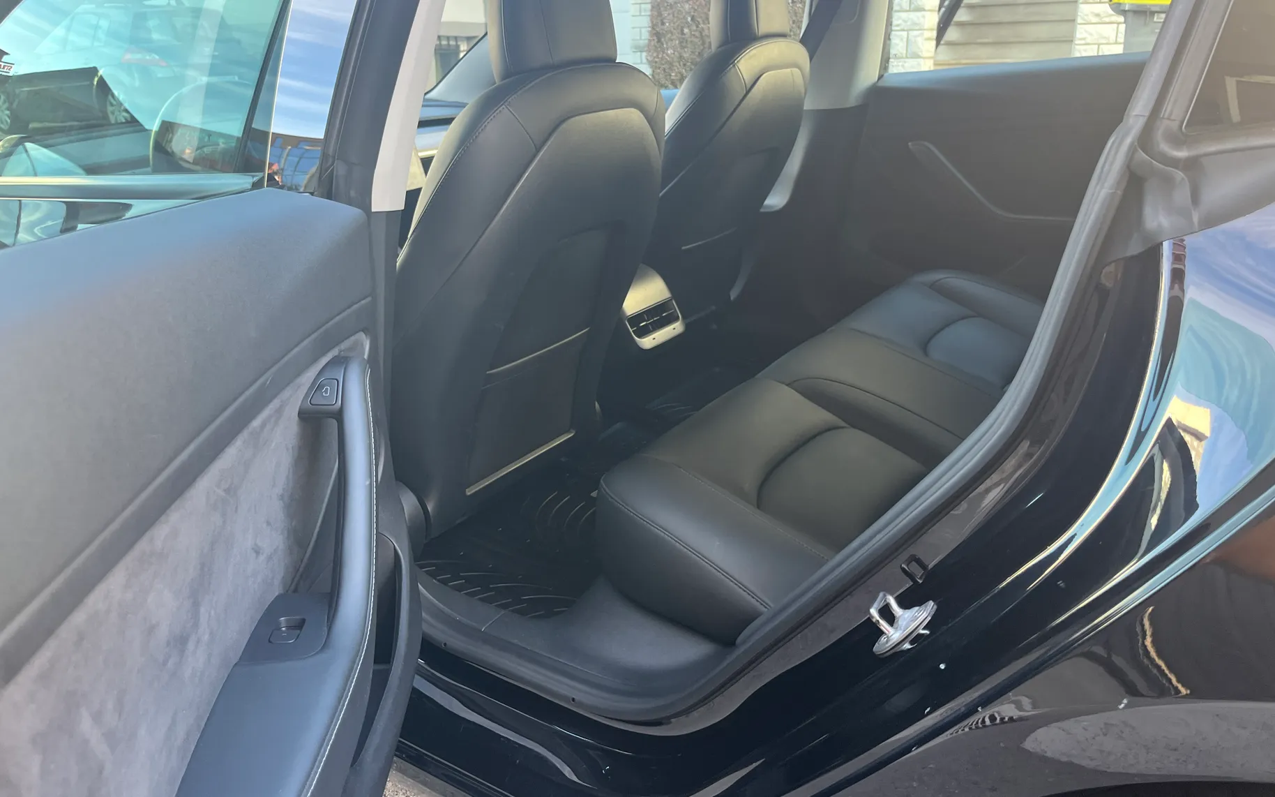 Notranja slika - Tesla Model 3 - 3D3 / 3D1 - 12