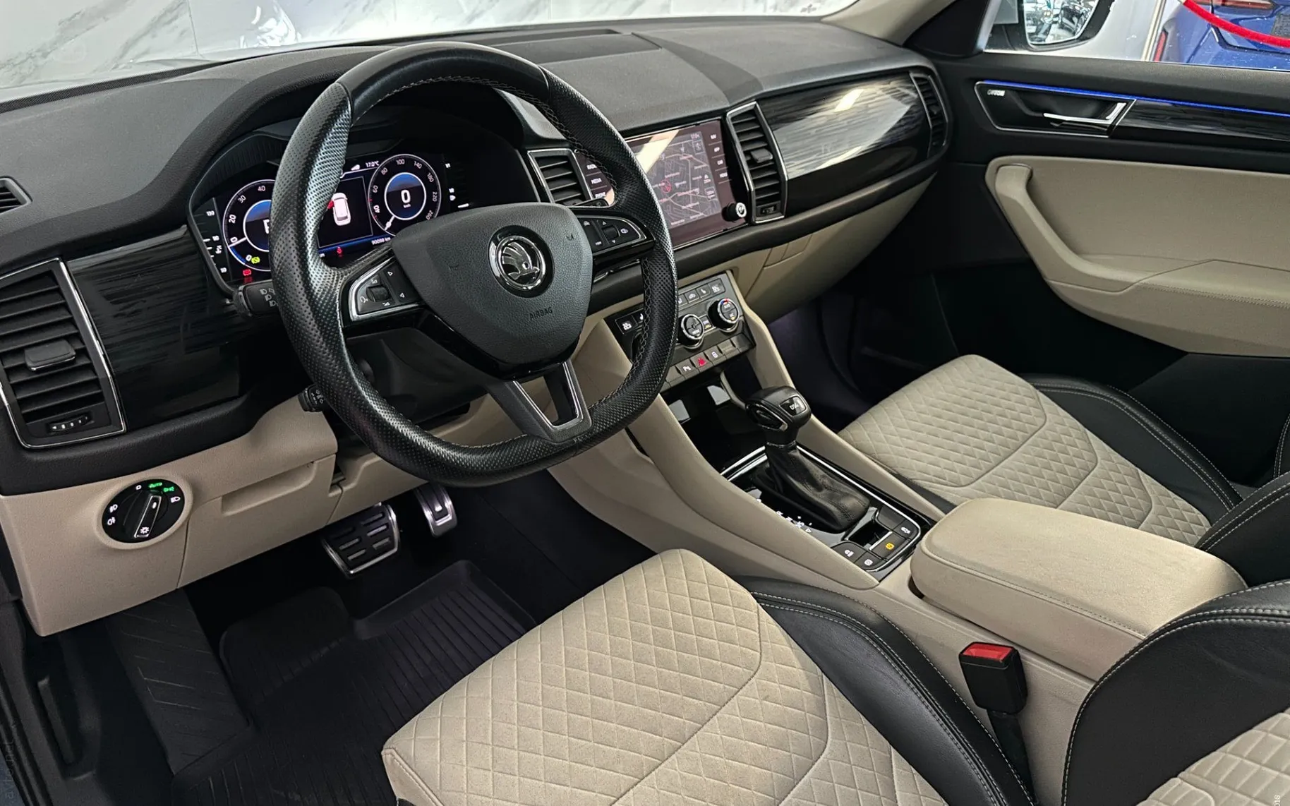 Notranja slika - Škoda Kodiaq - 1.5 TSI Style DSG |Kamera|Memory|Canton|ACC|SLO| - 9