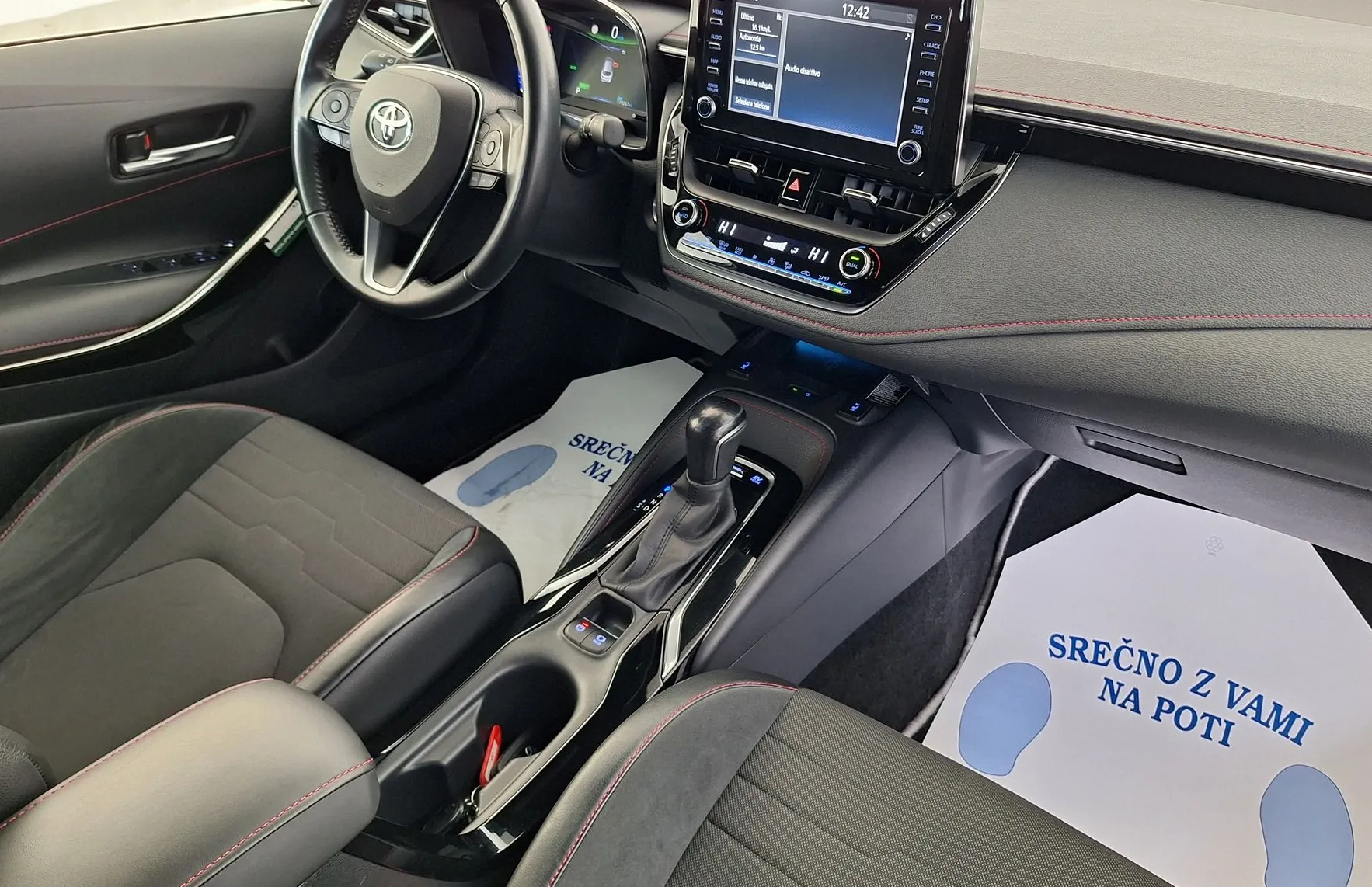 Zunanja slika - Toyota Corolla - 2.0 Executive Hybrid Dynamic Force - 10
