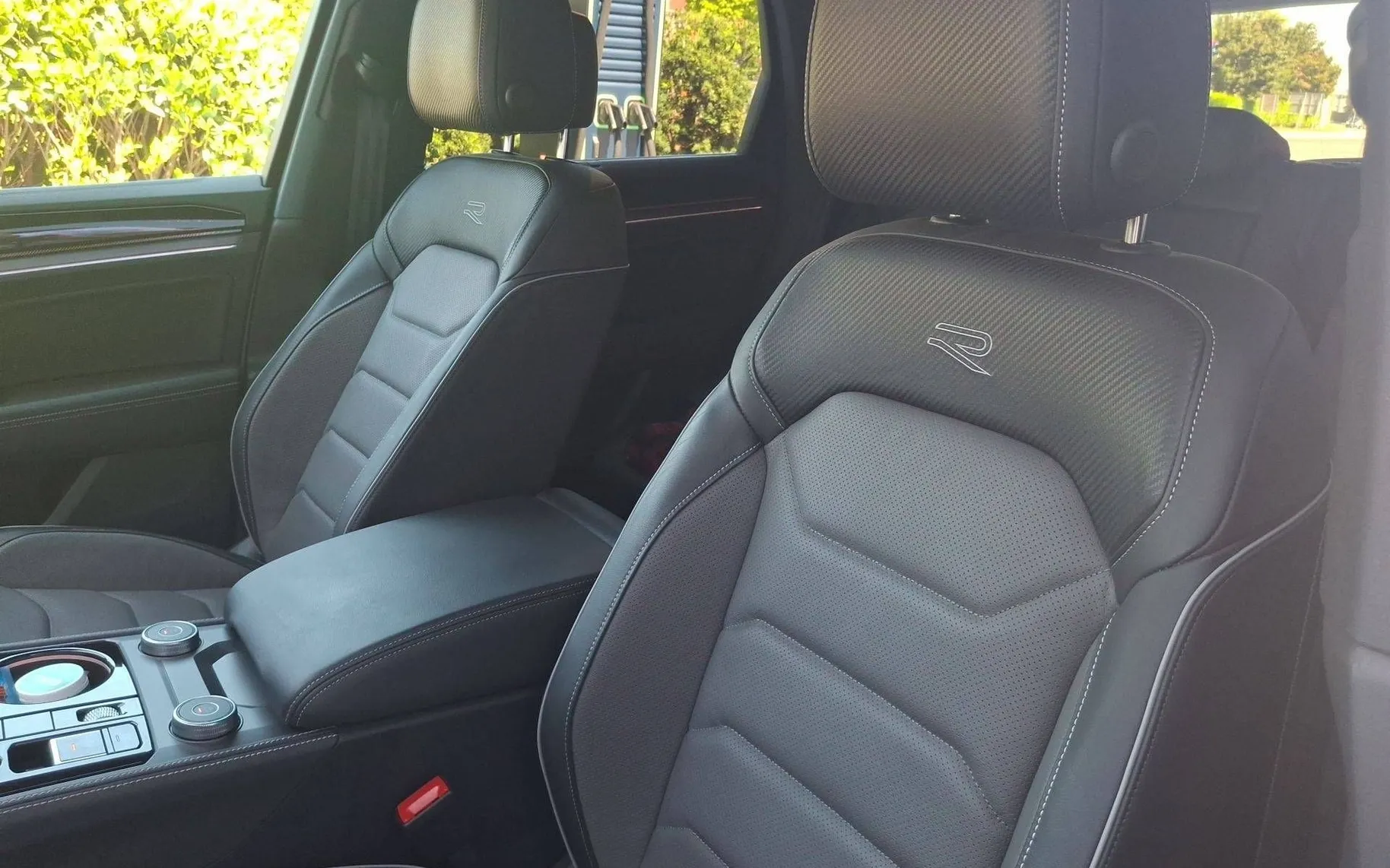 Notranja slika - Volkswagen Touareg - 4motion V6 TDI BMT R-Line Tiptronic - 12