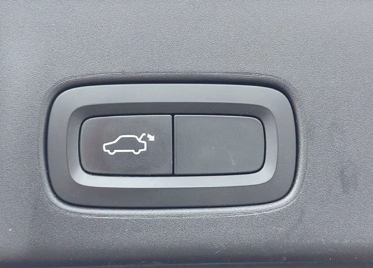 Zunanja slika - Volvo V90 - D3 Kinetic - 9