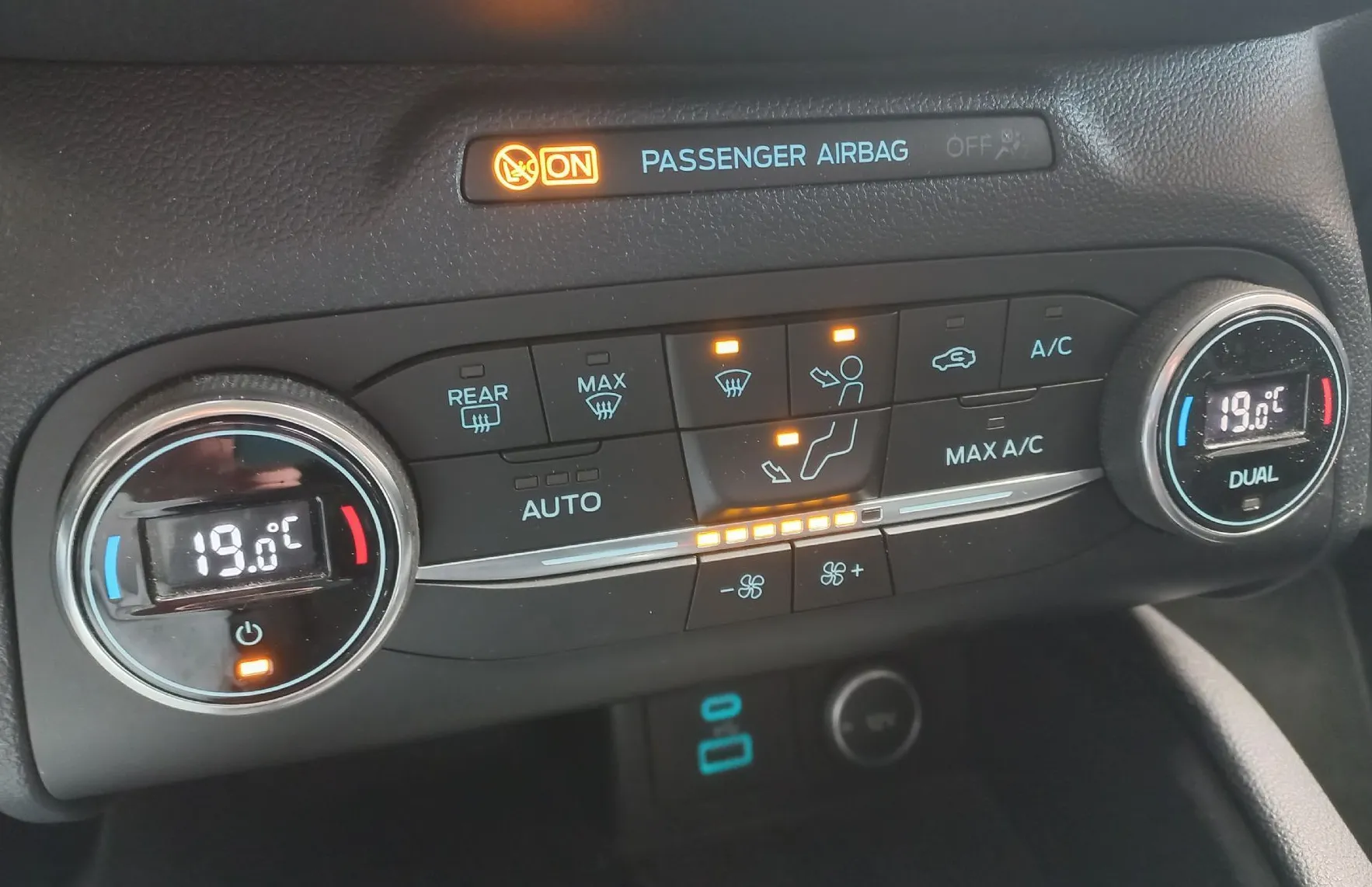 Zunanja slika - Ford Kuga - 2.0 EcoBlue Titanium - 11