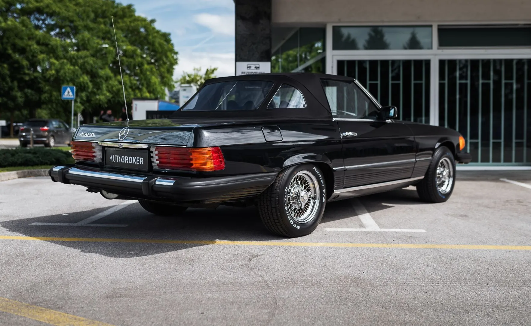 Zunanja slika - Mercedes-Benz SL-Razred - SL 450 4.5 V8 AUT. ALL BLACK mehka in trda streha - 5