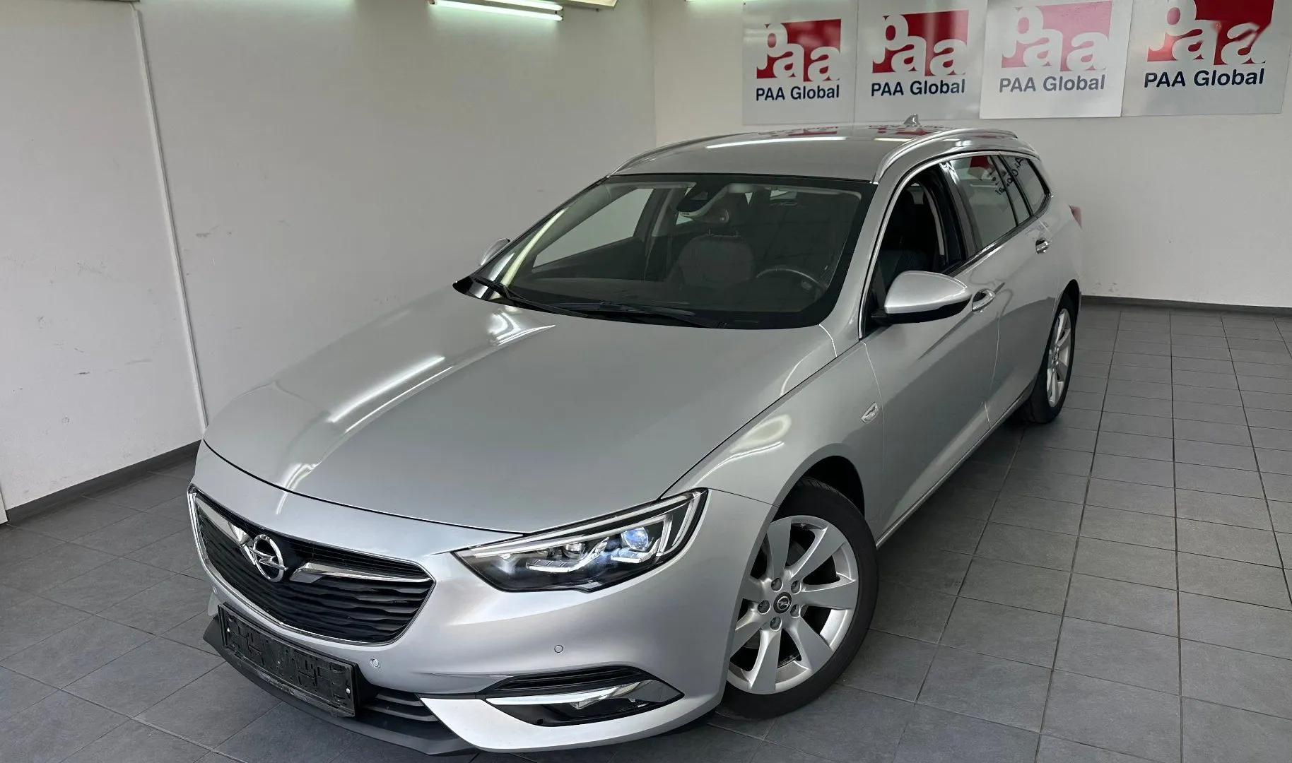 Zunanja slika - Opel Insignia - 1.6 CDTi.USNJE.NAREJEN VEL.SERVIS+MENJALNIKU - 1
