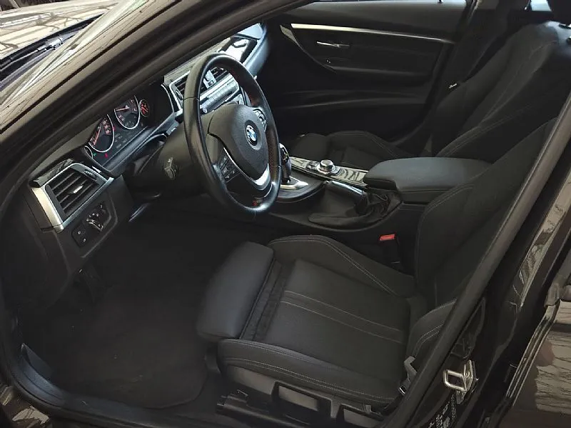 Zunanja slika - BMW Serija 3 - 330d 190Kw Touring Sport Line AVT NAVI GR.SED - 7