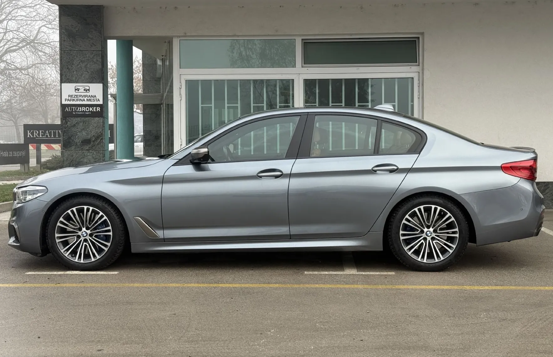 Zunanja slika - BMW Serija 5 - : M550i xDrive – masaža. HUD. M paket. WEBASTO - 8