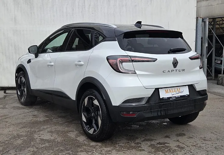 Zunanja slika - Renault Captur - Techno TCe 115 + Strešni nosilci + 5 let jamstva - 6