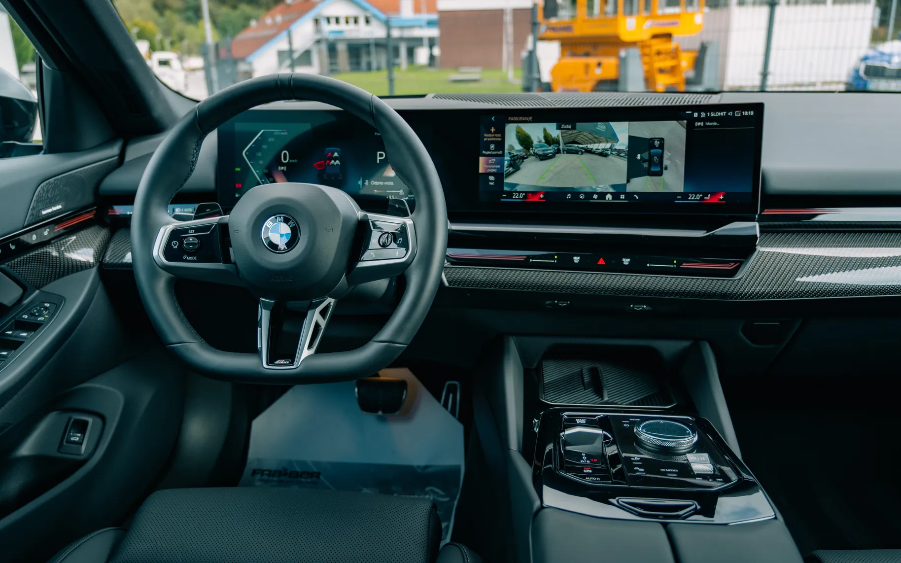 Notranja slika - BMW Serija 5 - 520i Avt. Steptronic M-SPORT - 8