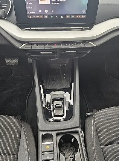 Zunanja slika - Škoda Octavia - COMBI 2.0 TDI Selection DSG 110 kW SLO-1.LASTNIK - 9