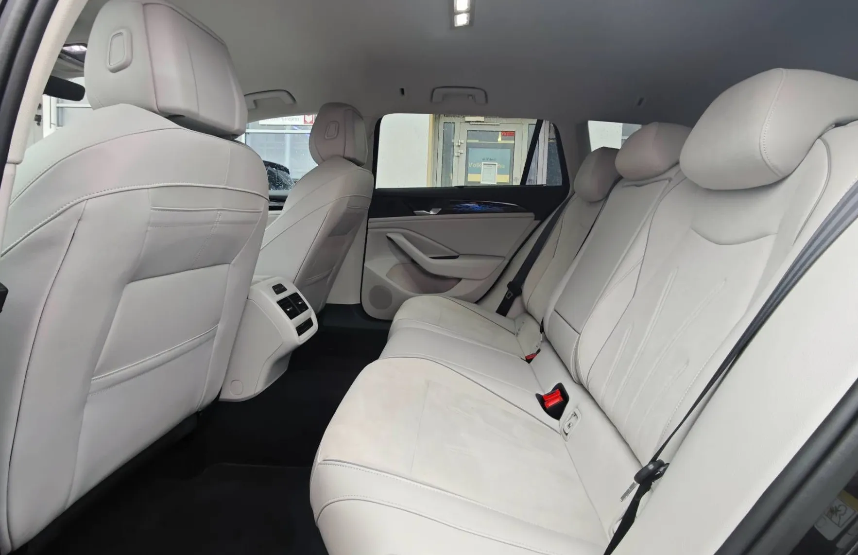 Zunanja slika - Volkswagen Passat - Variant 1.5 TSI eHybrid Elegance DSG 150kW... - 11
