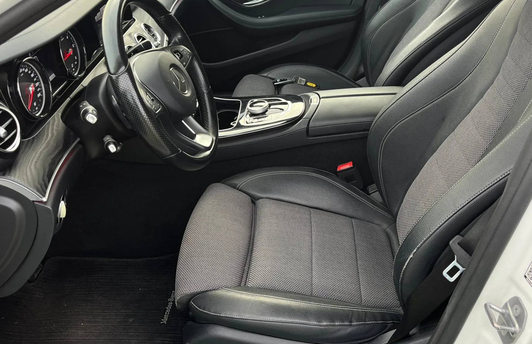 Zunanja slika - Mercedes-Benz E-Razred - E 200 d Avantgarde Avt. LED.VZR. KAM.2XPDC.NAVI - 11