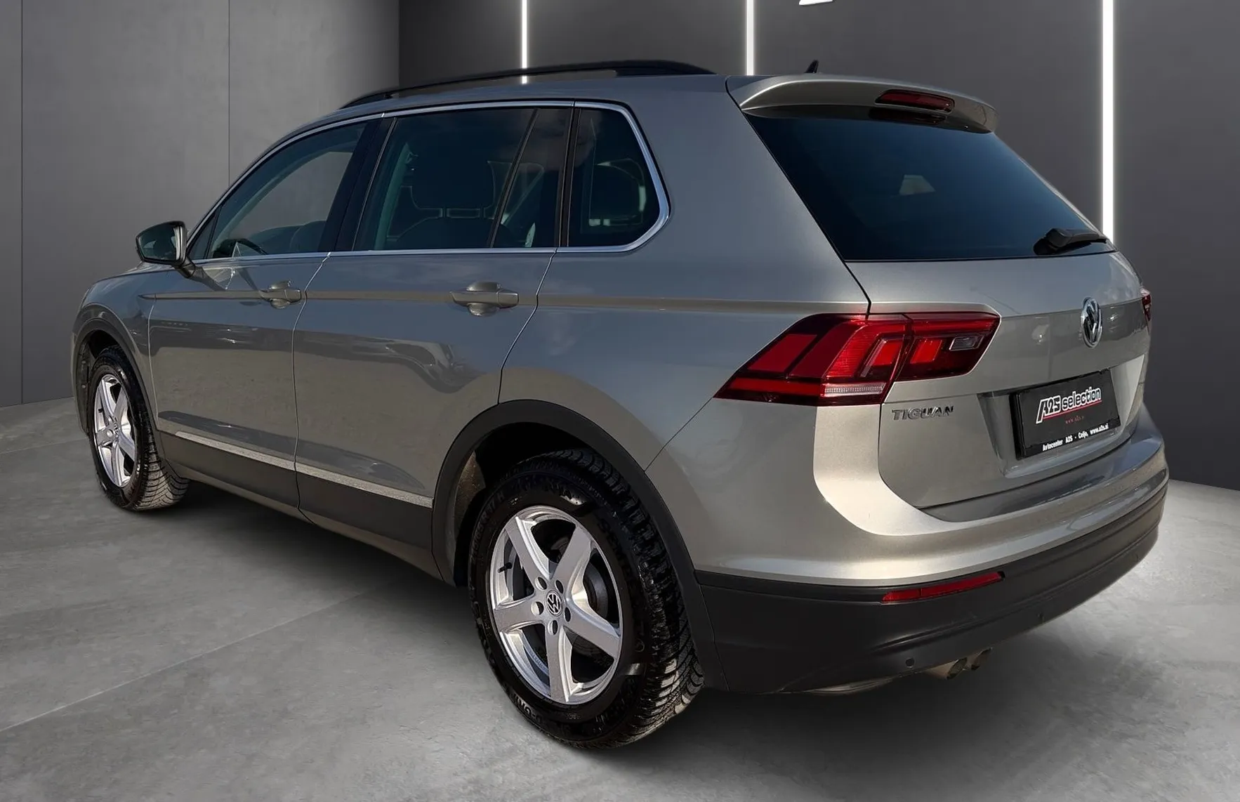 Zunanja slika - VW Tiguan - 2.0 TDI Comfortline Kamera - LED - Kljuka... - 4