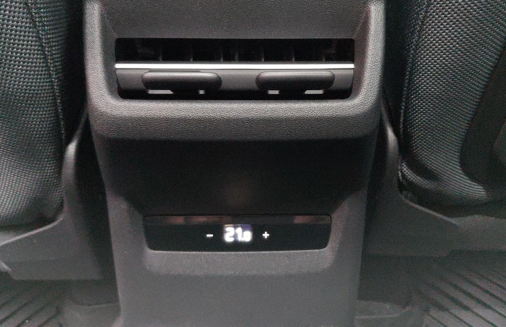 Zunanja slika - Audi Q3 - TFSI S tronic 110kW - 13
