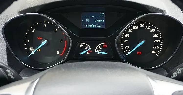 Zunanja slika - Ford Kuga - 2.0 TDCi 103kW 4x2 Trend+avt.klima+priklop +alu 17 - 13