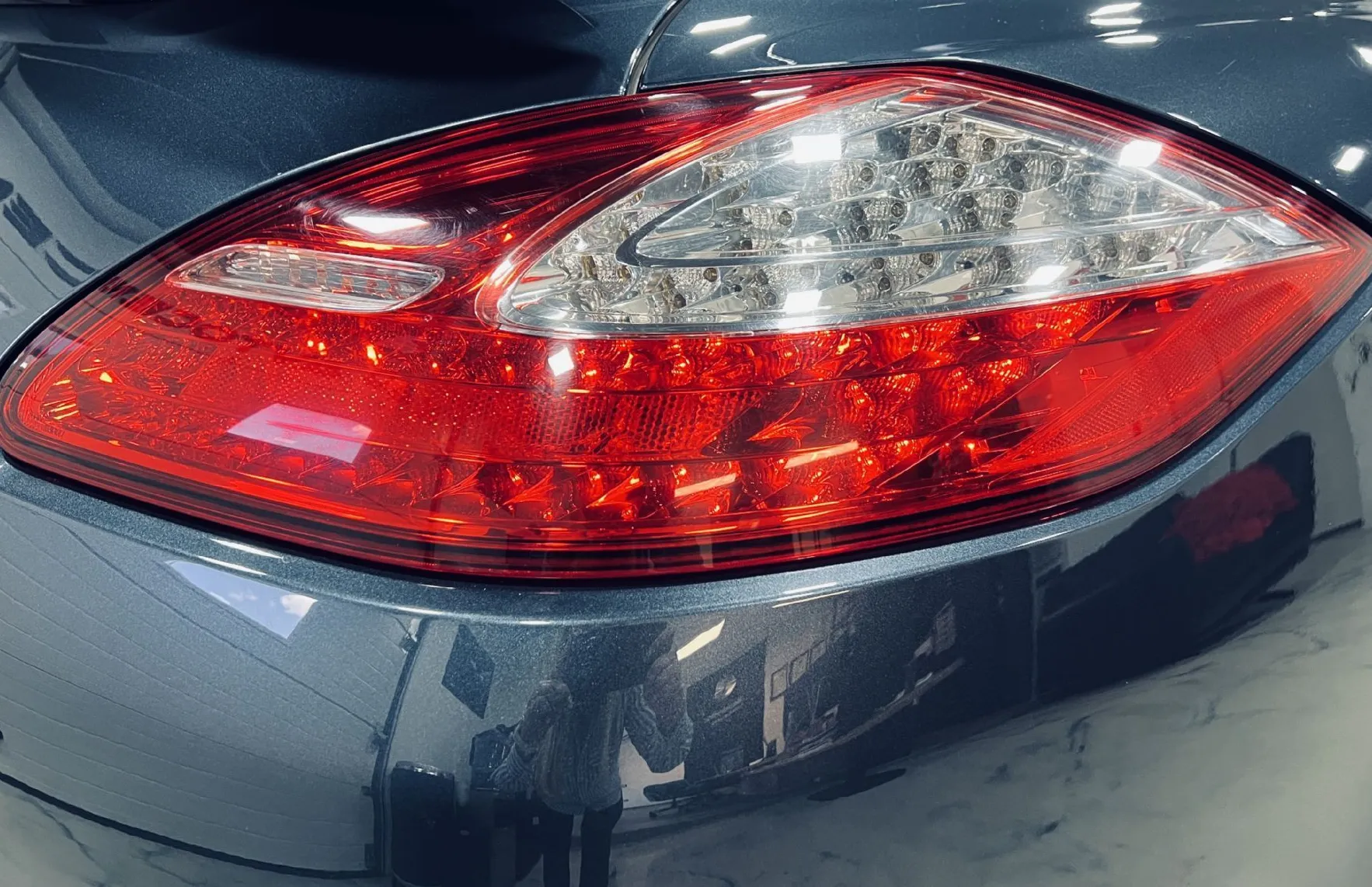 Zunanja slika - Porsche Panamera - TURBO-4X4-USNJE-KAMERA-XENON-MEMORY - 17