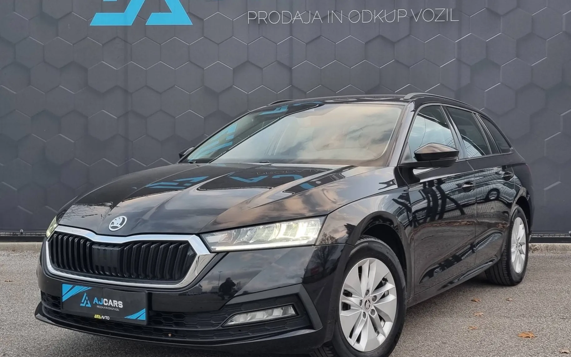Zunanja slika - Škoda Octavia - 2.0 TDI Executive Dsg-Virtual-Led-ACC-LineAss... - 1