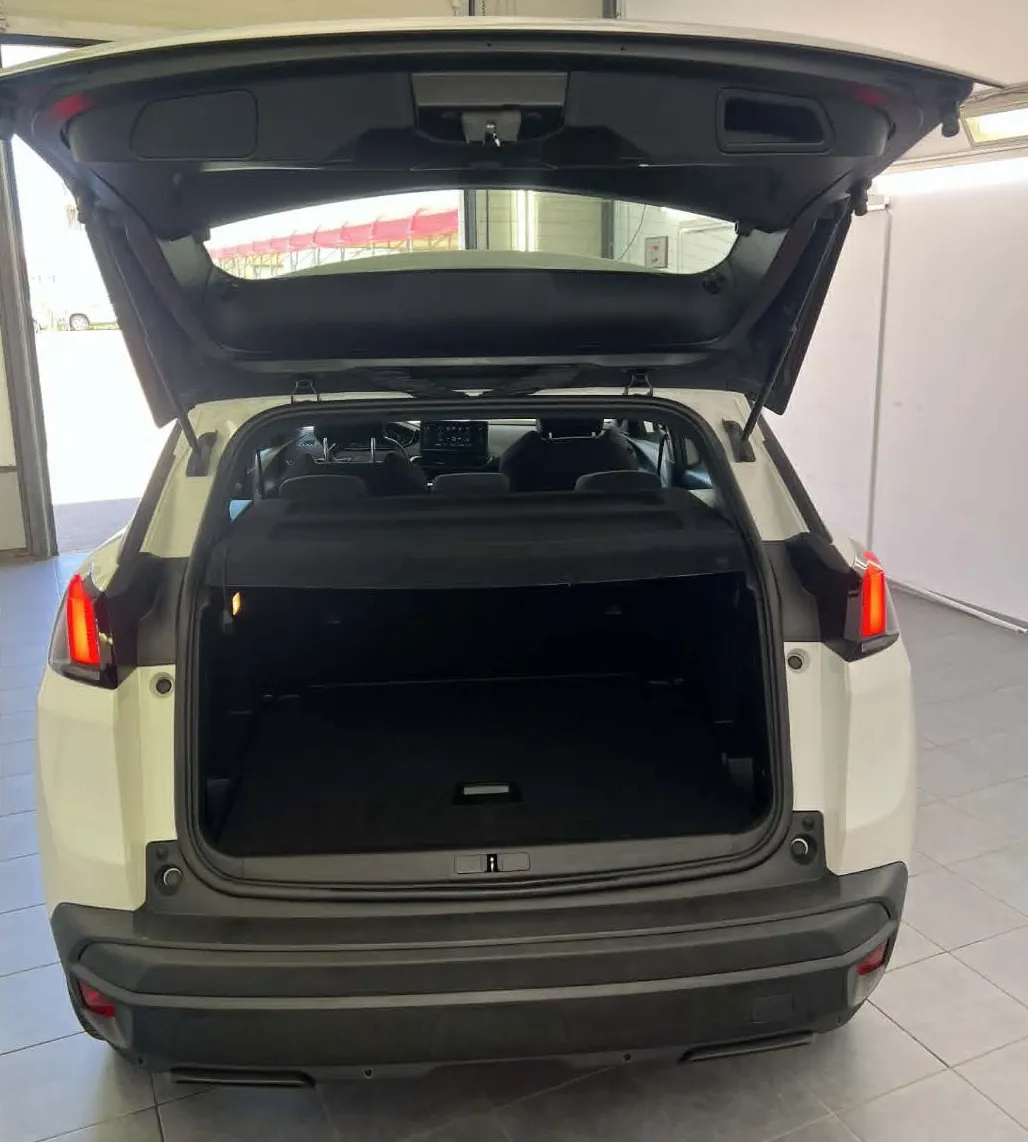Notranja slika - Peugeot 3008 - 1.2 PureTech 130 Active Pack.KAMERA.NAVI.2023 - 6