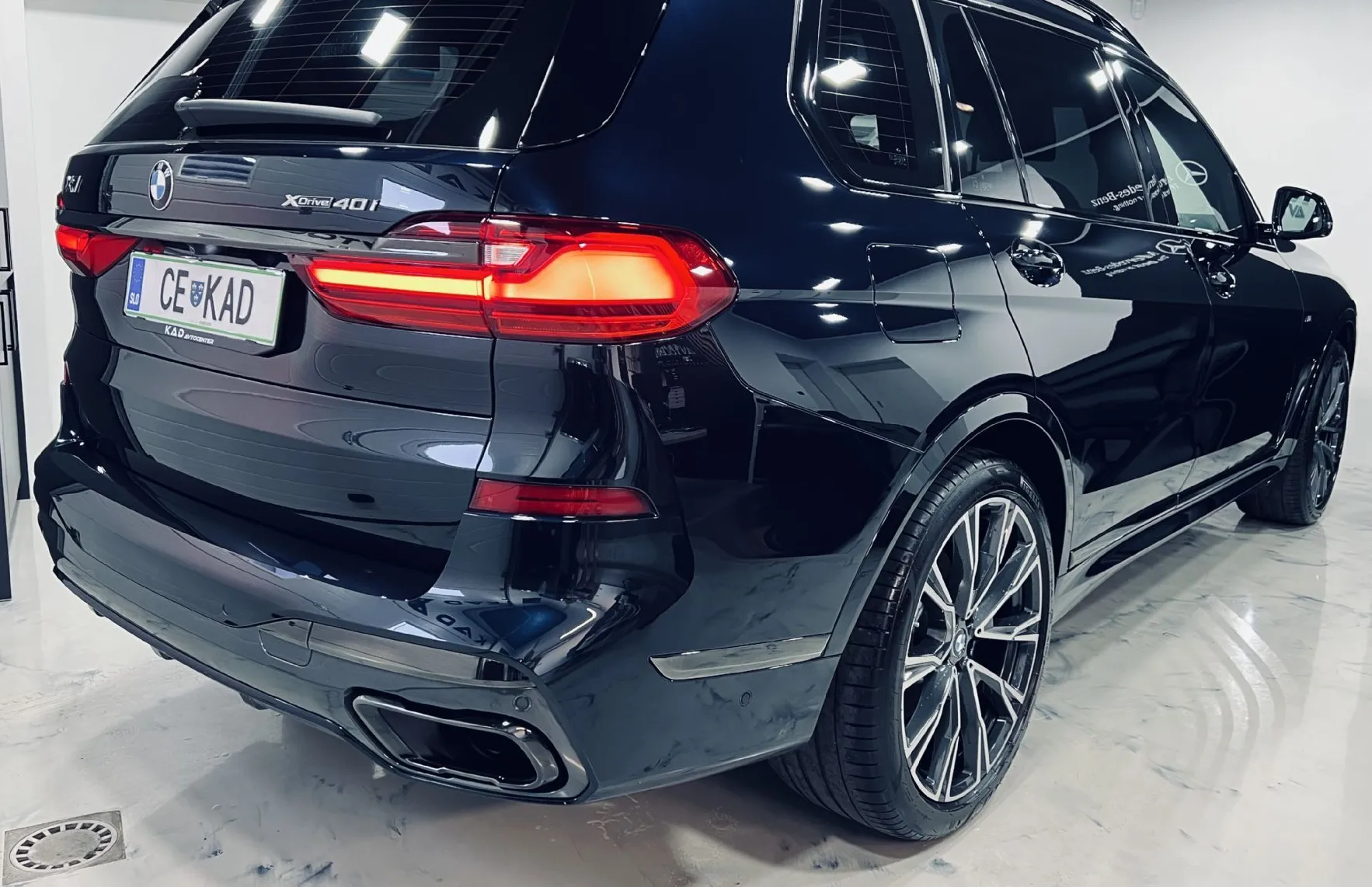 Zunanja slika - BMW X7 - serija : xDrive40i M SOFT-PANO-LASER-KAM360-22COL -4CONTR.. - 4
