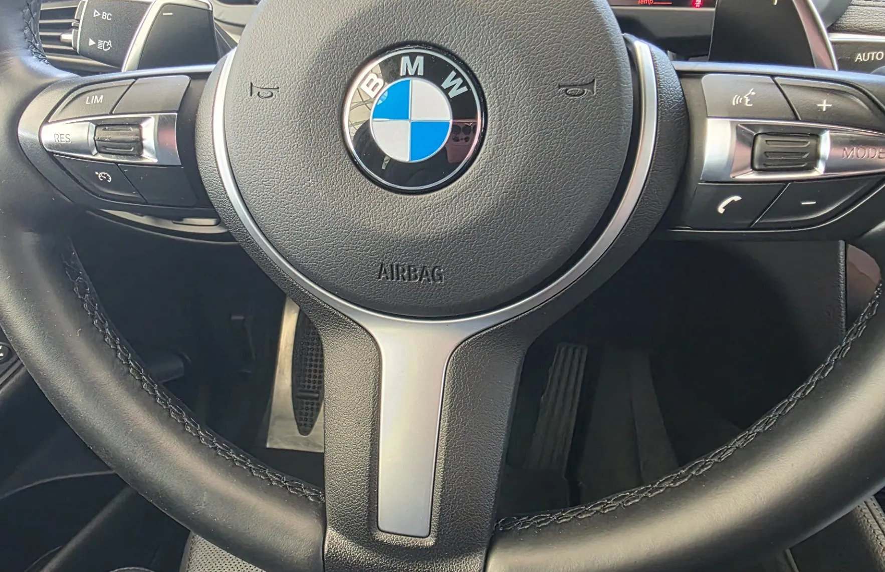 Zunanja slika - BMW X6 - serija : xDrive 30d - GR. + HLAJ. SED. - LED - KAMERA - NAV - 11