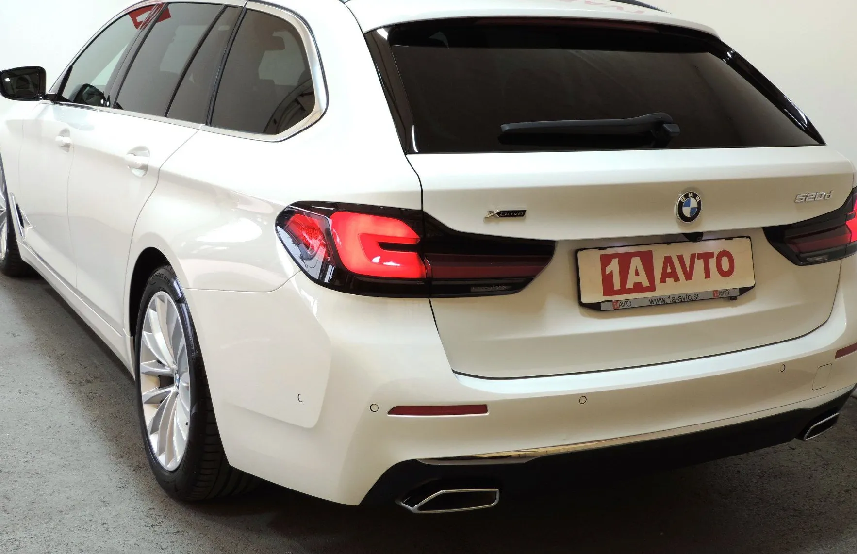 Zunanja slika - BMW Serija 5 - Touring: 520d xDrive Touring Avt. Luxury - 7